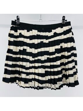 Black & White Pleated Micro Mini Skirt, Elastic Waist, Size Medium